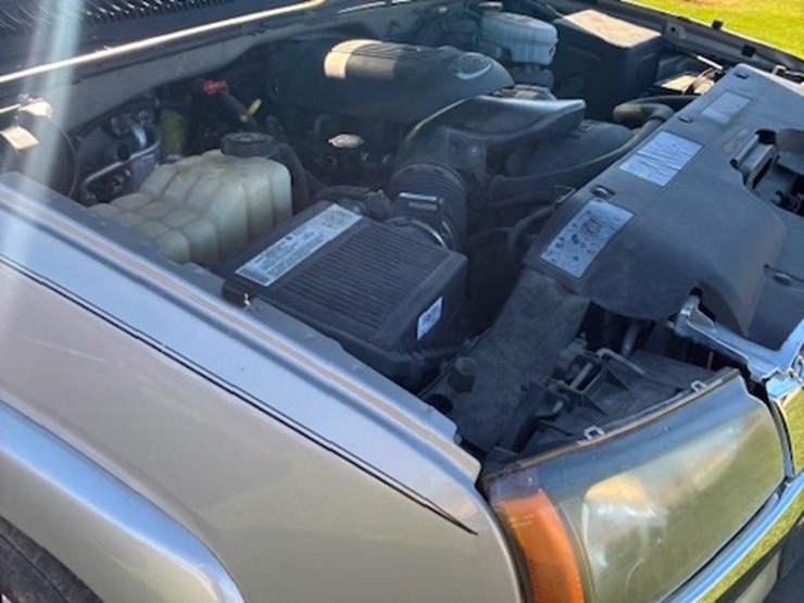 2004-chevrolet-1500-image-9