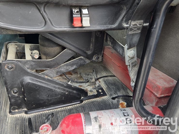 2018-peterbilt-348-image-71