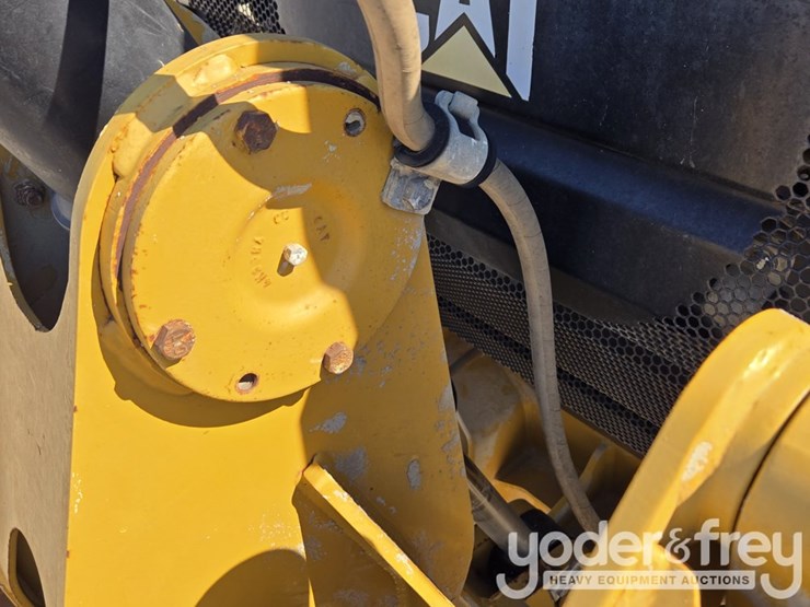 2016-caterpillar-12m3-image-45