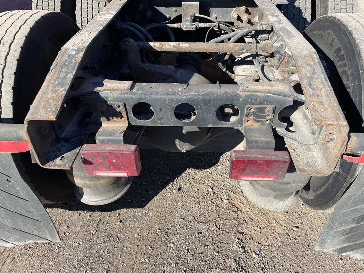 #400-•-2018-international-semi-tractor-(has-wi-title)-(denmark,-wi)-image-42