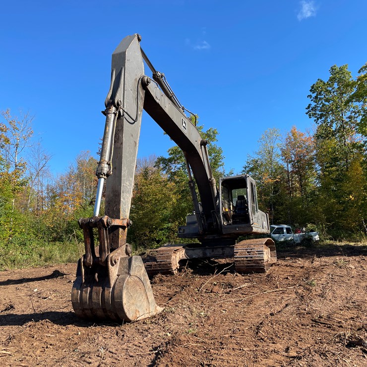 DEERE 790D