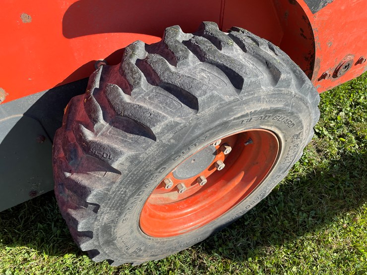 2023-kubota-ssv65-image-14