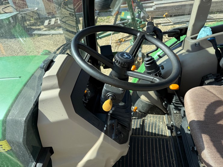 john-deere-5075e-image-31