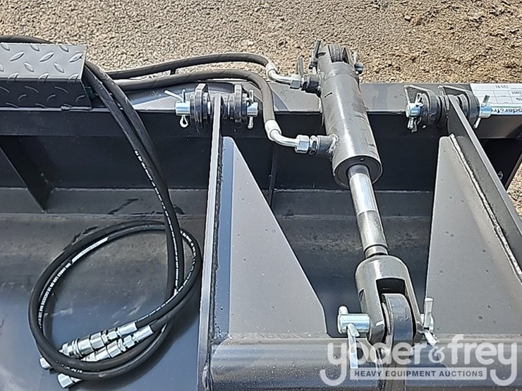 unused-jct-84"-grapple-bucket-to-suit-skidsteer-image-9