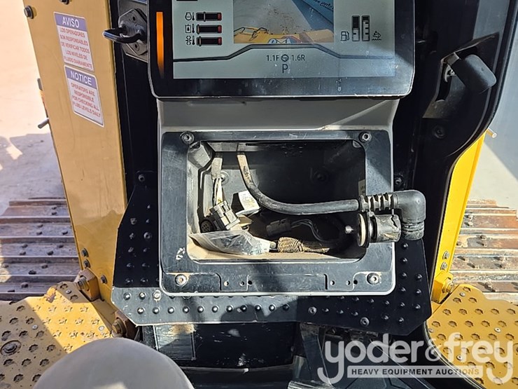2019-caterpillar-d6-lgp-image-59