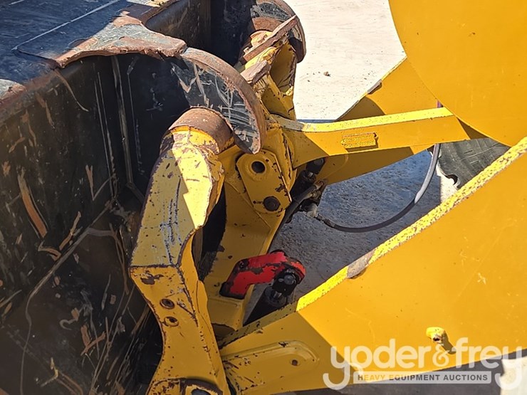 2020-caterpillar-930-image-2