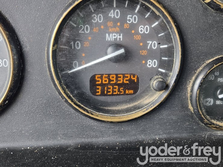 2018-peterbilt-348-image-93
