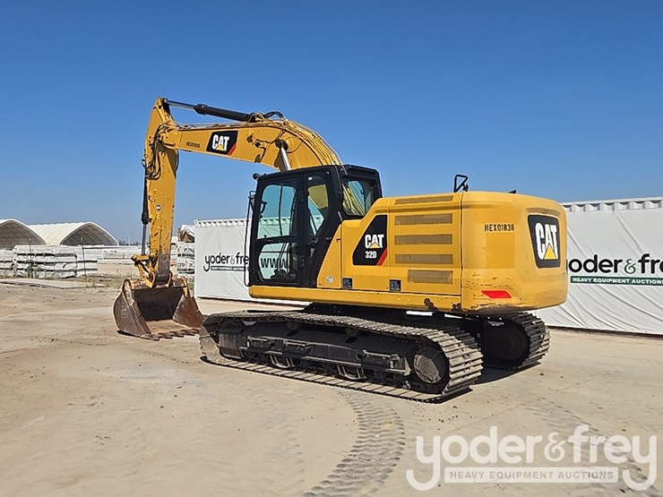 2018-caterpillar-320-image-3