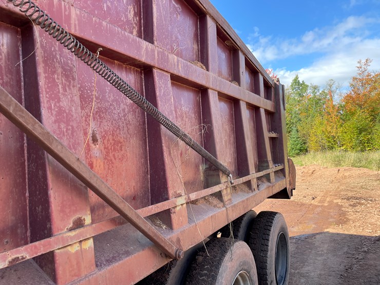 #412-•-1988-white-gmc/autocar-quad-axle-dump-truck-(title-in-delay)-(wakefield,-mi)-image-22