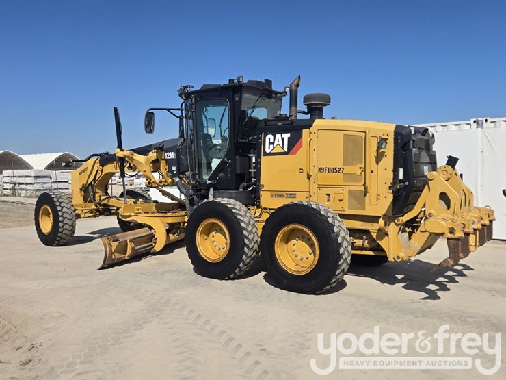 2016-caterpillar-12m3-image-3