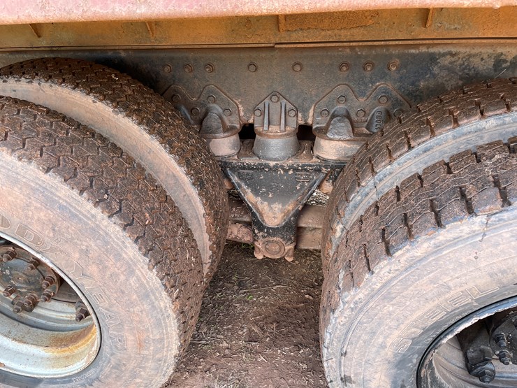 #412-•-1988-white-gmc/autocar-quad-axle-dump-truck-(title-in-delay)-(wakefield,-mi)-image-29
