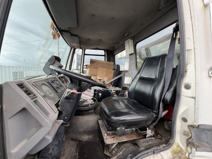 1997-ford-cf8000-image-23