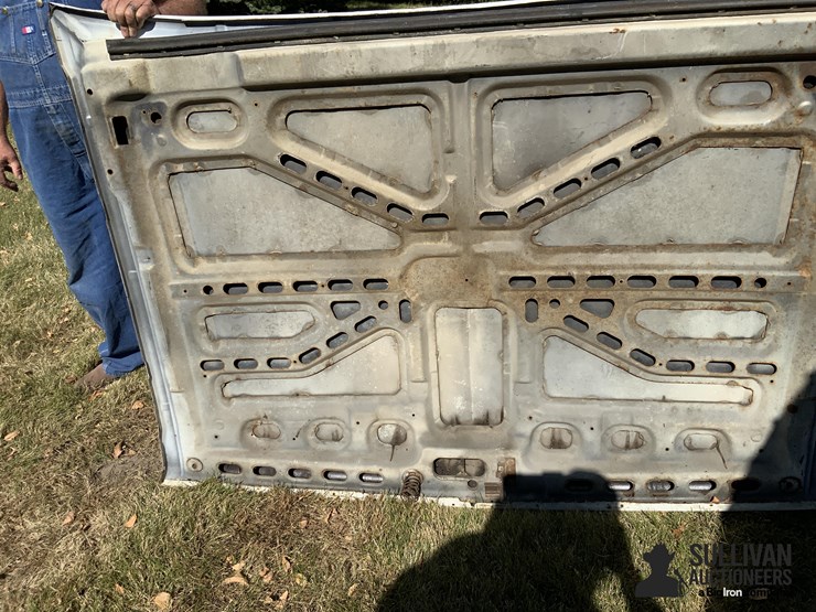 1982-chevrolet-pickup-hood-image-6