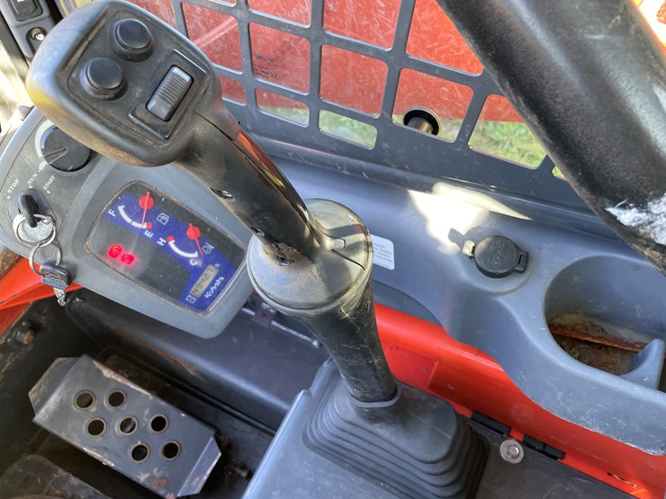 2023-kubota-ssv65-image-53