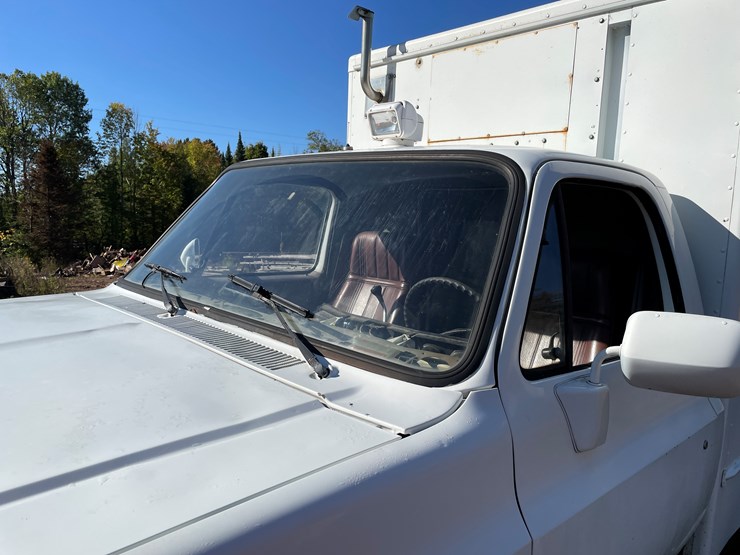 #516-•-1984-chevy-d350-4x4-pickup-(title-in-delay)-(wakefield,-mi)-image-12