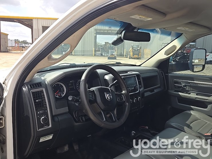 2015-dodge-ram-5500-image-73