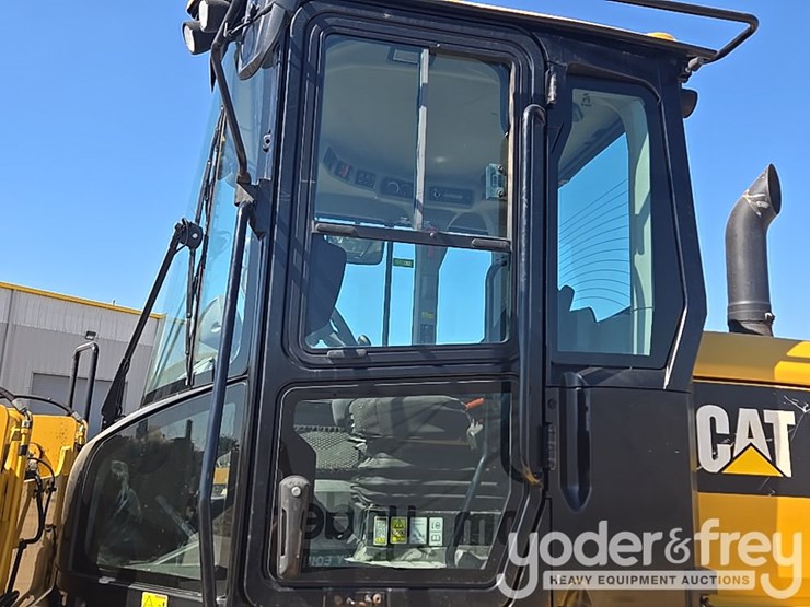 2020-caterpillar-930-image-37