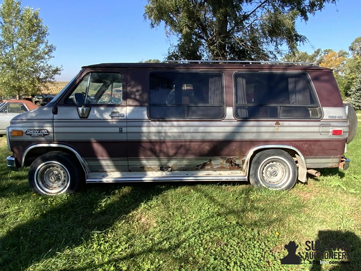 1987-chevrolet-20-conversion-van-image-8
