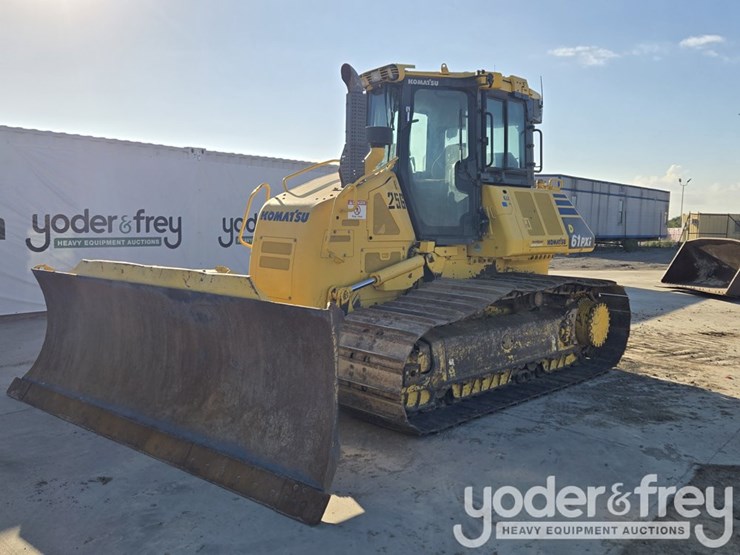 2020-komatsu-d61pxi-24-image-1