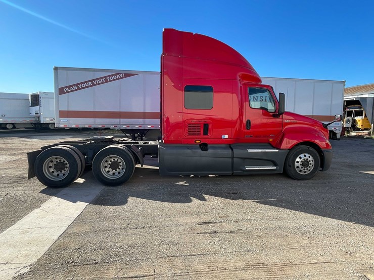 #400-•-2018-international-semi-tractor-(has-wi-title)-(denmark,-wi)-image-6