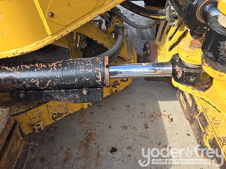 2019-caterpillar-d6-lgp-image-34
