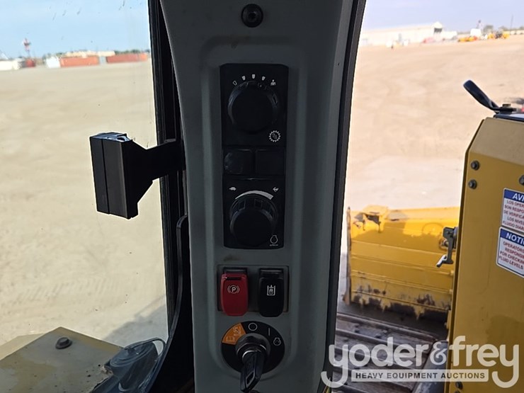2019-caterpillar-d6-lgp-image-62