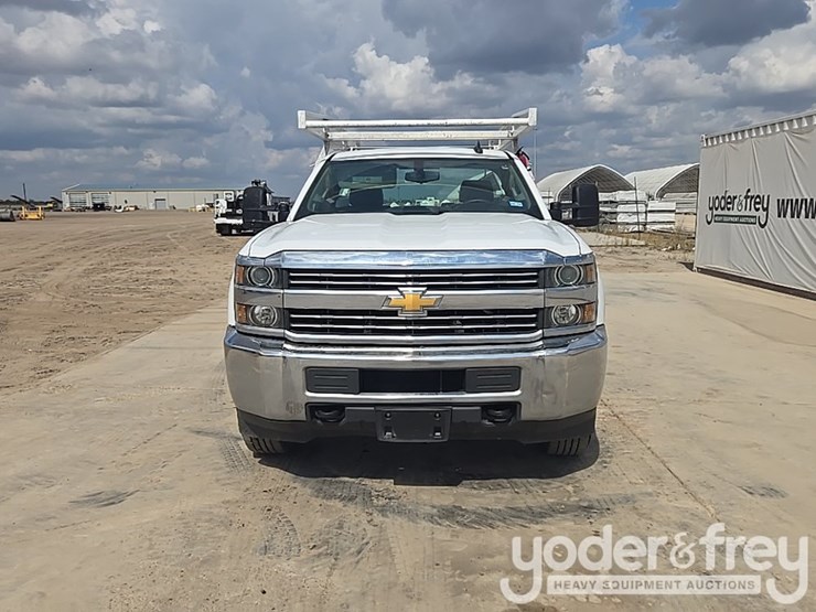 2016-chevrolet-silverado-image-8