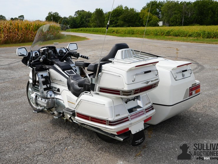 run-#134---1998-honda-goldwing-motorcycle-w/-side-car-image-7