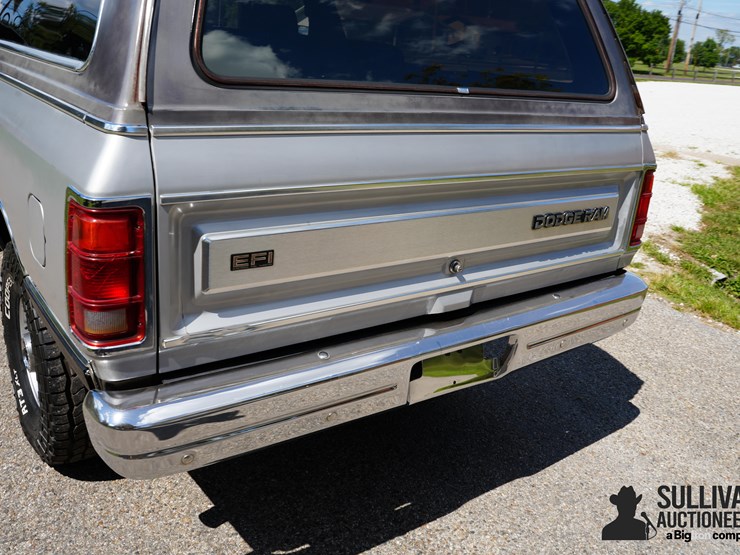 1989-dodge-ram-charger-image-19