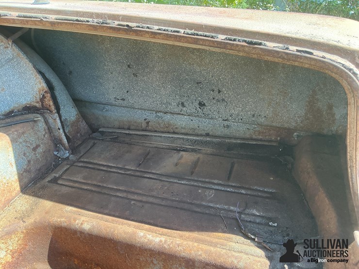 1963-chevrolet-impala-collector-car-image-12