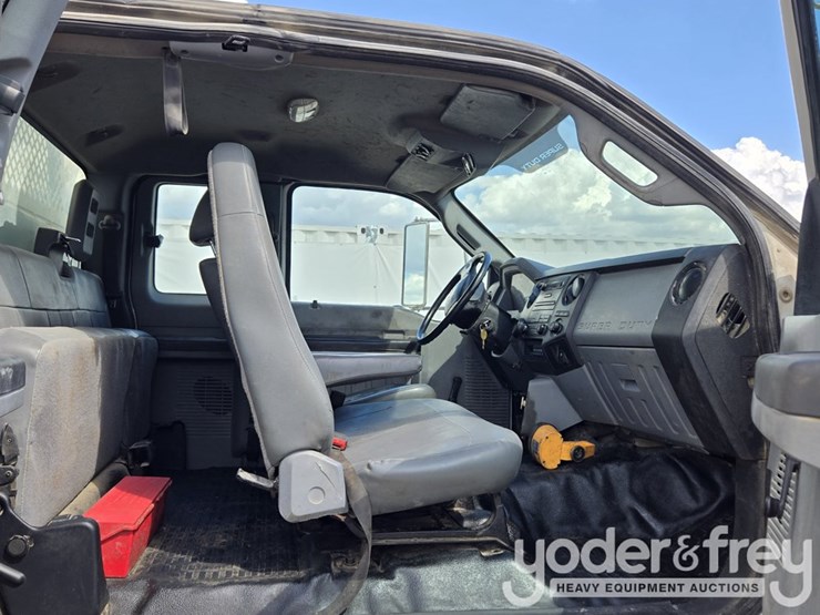 2013-ford-f750-image-105