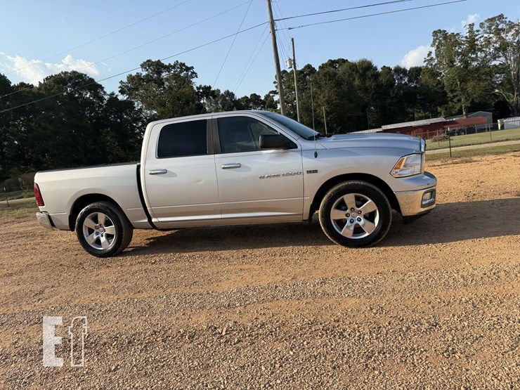 2012-dodge-ram-1500-image-4