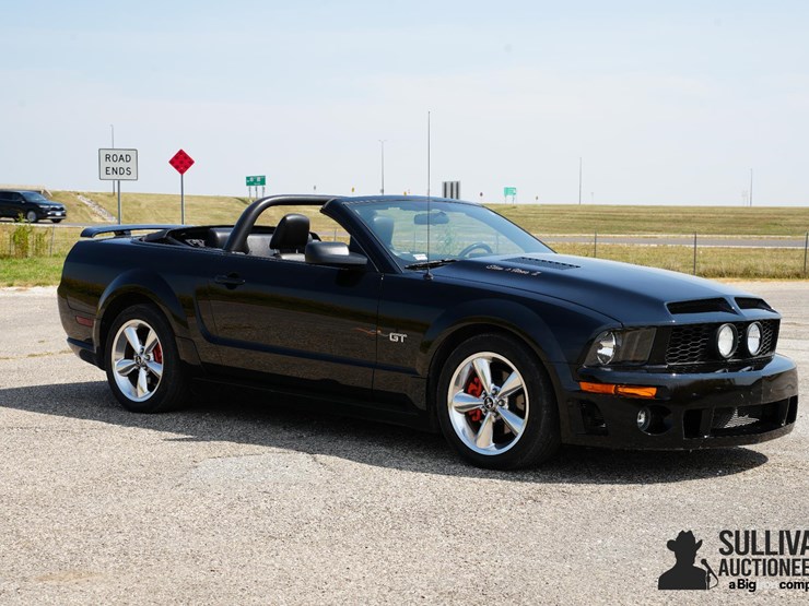 run-#128---2006-ford-mustang-gt-convertible-image-3