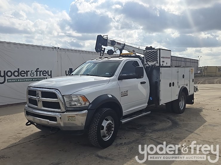 2015-dodge-ram-5500-image-1