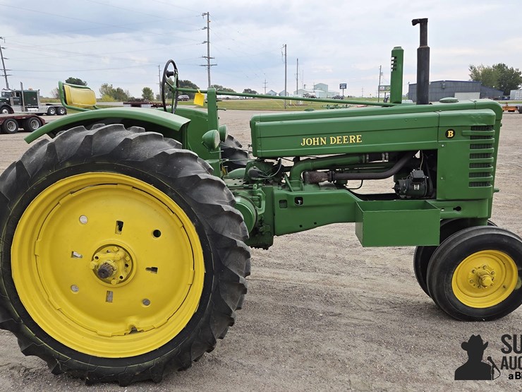 john-deere-b-image-4