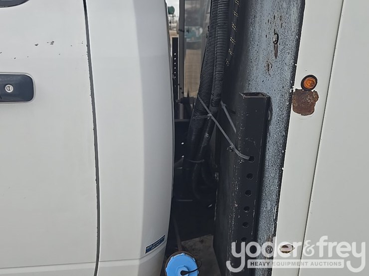 2015-dodge-ram-5500-image-24