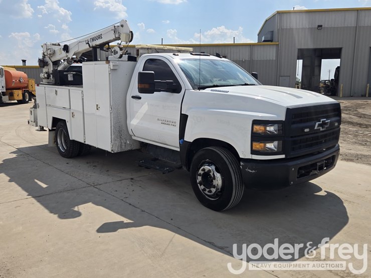 2021-chevrolet-silverado-image-14
