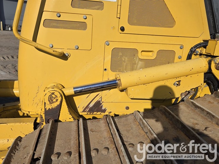 2020-komatsu-d61pxi-24-image-22