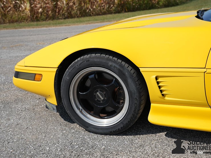 run-#121---1995-chevrolet-corvette-coupe-image-12