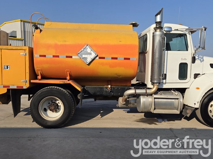 2008-peterbilt-335-image-109
