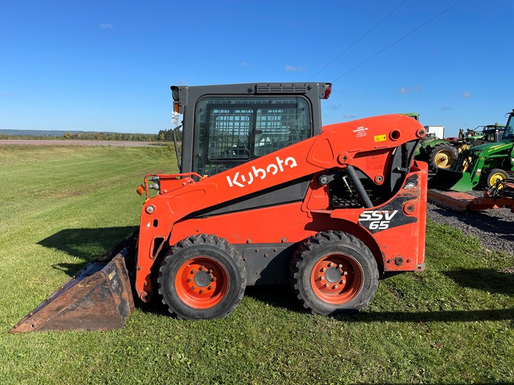 2023-kubota-ssv65-image-2