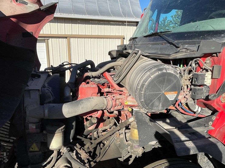 #402-•-2016-international-semi-tractor-(has-wi-title)-(denmark,-wi)-image-85