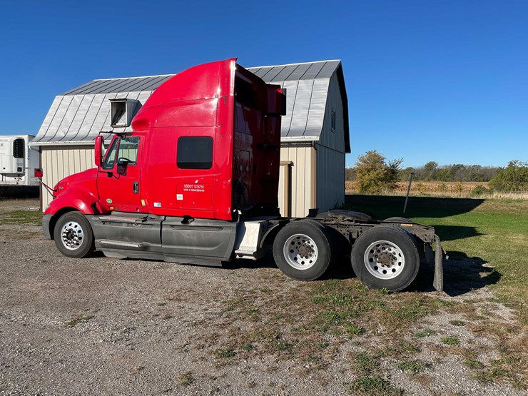 #402-•-2016-international-semi-tractor-(has-wi-title)-(denmark,-wi)-image-3