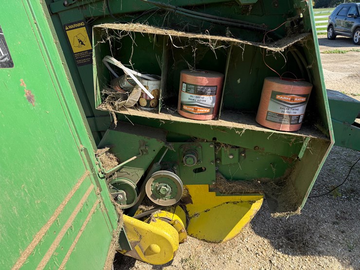 john-deere-330-image-17