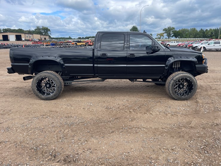 2003-chevrolet-silverado-2500-image-6