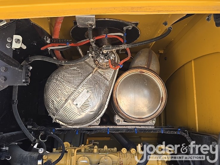 2020-caterpillar-930-image-30