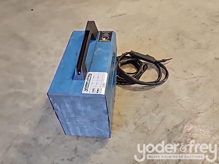 chicago-electric-90-amp-flux-wire-welder,-120v-60hz,-welding-systems-sku-44567-mig-welder-image-4