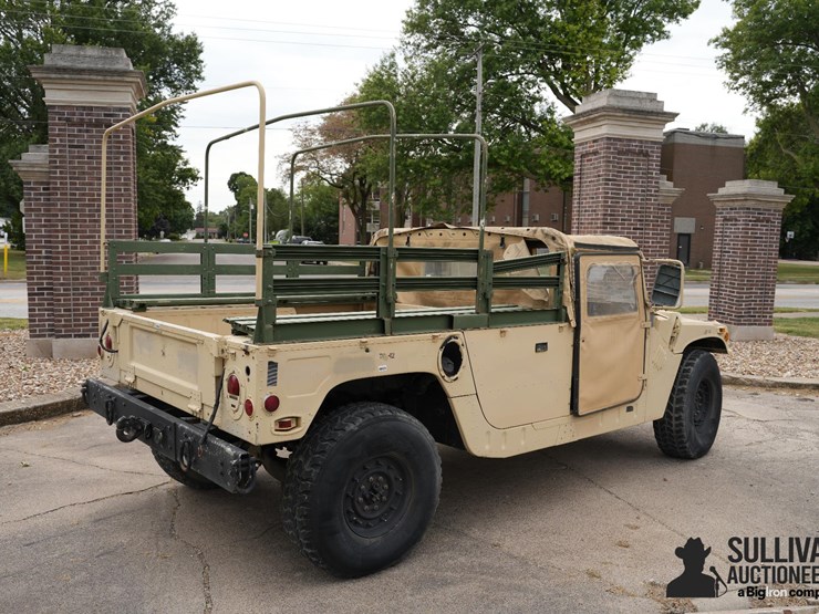 run-#17---2011-am-general-humvee-4x4-personnel-carrier-image-5