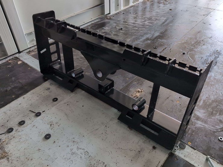 (1)-wolverine-skid-steer-fork-frame---pff1-13-45w-image-3