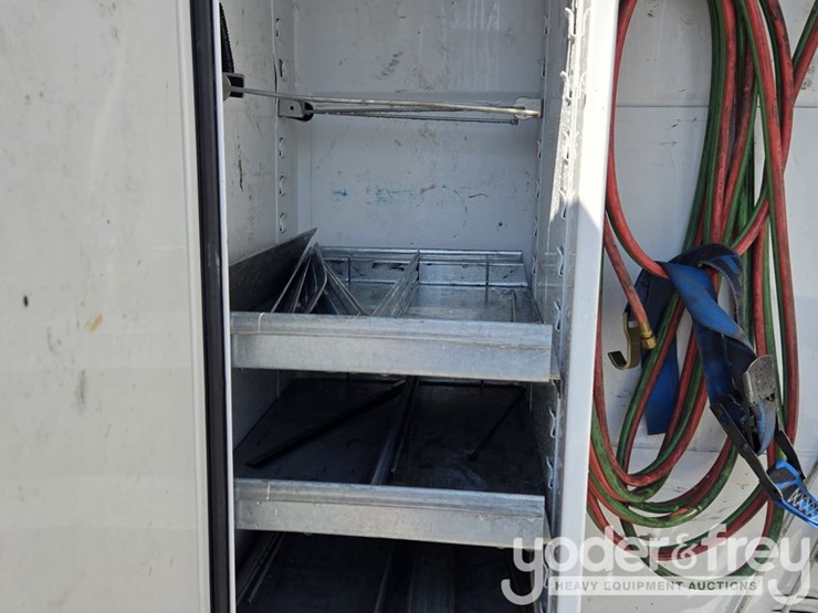 2017-ford-f550-image-33